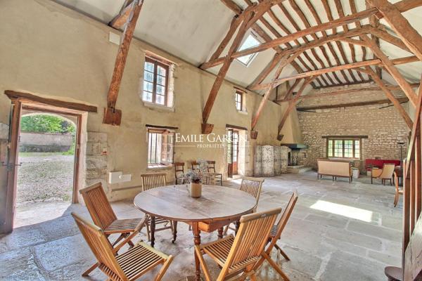 A Vendre - Bourgogne - Auxerre- Chablis 89 - Logis du XVIème siècle -Idéal projet évènementiel-