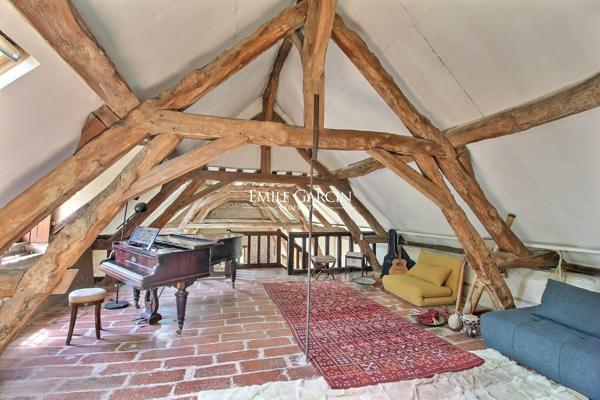 A Vendre - Bourgogne - Auxerre- Chablis 89 - Logis du XVIème siècle -Idéal projet évènementiel-