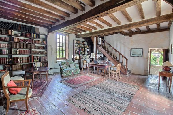 A Vendre - Bourgogne - Auxerre- Chablis 89 - Logis du XVIème siècle -Idéal projet évènementiel-