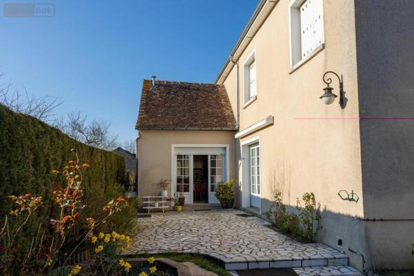 Maison à vendre à Connerré dans la Sarthe (72160), ref : 72033-259