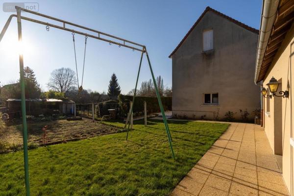 Maison à vendre à Connerré dans la Sarthe (72160), ref : 72033-259