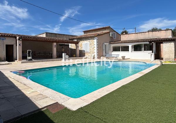Maison
         6 pièces
        - 190 m² 675 000 € *