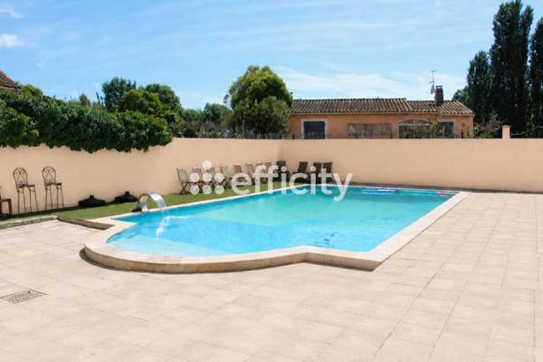Maison
         6 pièces
        - 190 m² 675 000 € *