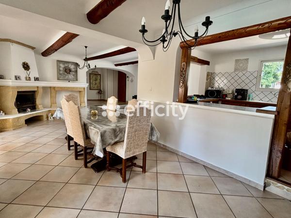 Maison
         6 pièces
        - 190 m² 675 000 € *