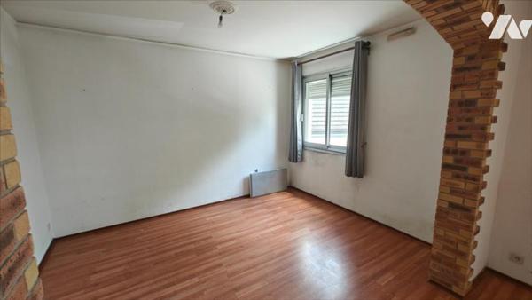 Besançon, Quartier Butte, Un appartement  T4 de 78 m² avec cave, garage et parking.