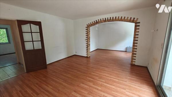 Besançon, Quartier Butte, Un appartement  T4 de 78 m² avec cave, garage et parking.