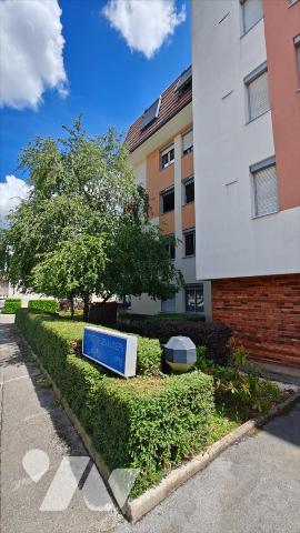 Besançon, Quartier Butte, Un appartement  T4 de 78 m² avec cave, garage et parking.