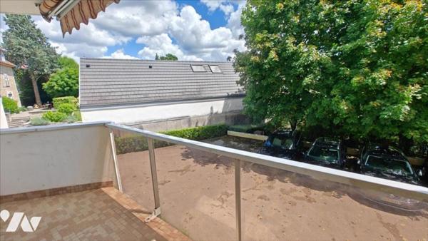 Besançon, Quartier Butte, Un appartement  T4 de 78 m² avec cave, garage et parking.