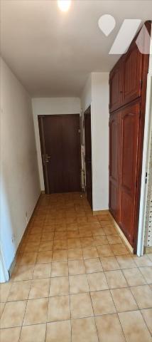 Besançon, Quartier Butte, Un appartement  T4 de 78 m² avec cave, garage et parking.