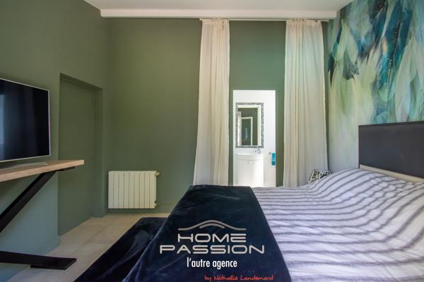 Maison
                                                                                                                                                                                                                                                                                                                        5 pièce(s)                                                                                                                                                                                                          4 chambre(s)                                                                                                                                                                                                          175  m²