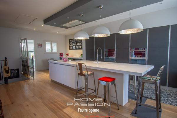 Maison
                                                                                                                                                                                                                                                                                                                        5 pièce(s)                                                                                                                                                                                                          4 chambre(s)                                                                                                                                                                                                          175  m²