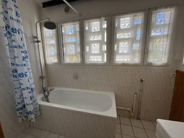 Appartement
                                                                                                                                                                                                                                                                                                                        4 pièce(s)                                                                                                                                                                                                          2 chambre(s)                                                                                                                                                                                                          67.67  m²