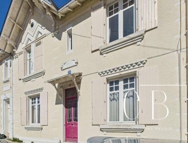 Maison de caractère 7 pièces Double Garage Quartier La Genette La Rochelle