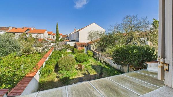 Maison de caractère 7 pièces Double Garage Quartier La Genette La Rochelle