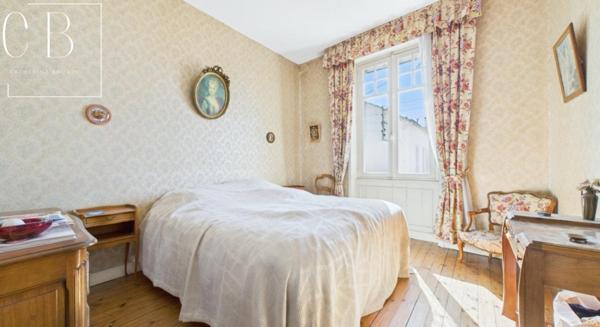 Maison de caractère 7 pièces Double Garage Quartier La Genette La Rochelle