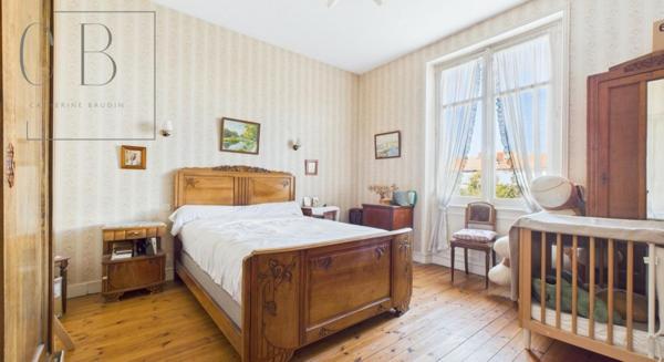 Maison de caractère 7 pièces Double Garage Quartier La Genette La Rochelle