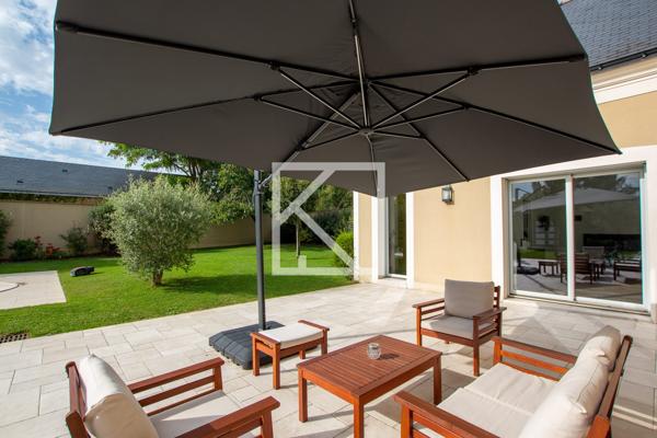 Villa de standing avec grand garage, aux prestations irréprochables