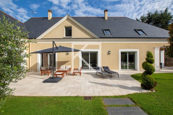Villa de standing avec grand garage, aux prestations irréprochables