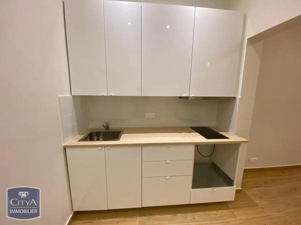 Appartement à louer 1 pièce 36.8m² Toulon (83000)