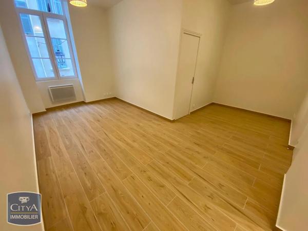 Appartement à louer 1 pièce 36.8m² Toulon (83000)