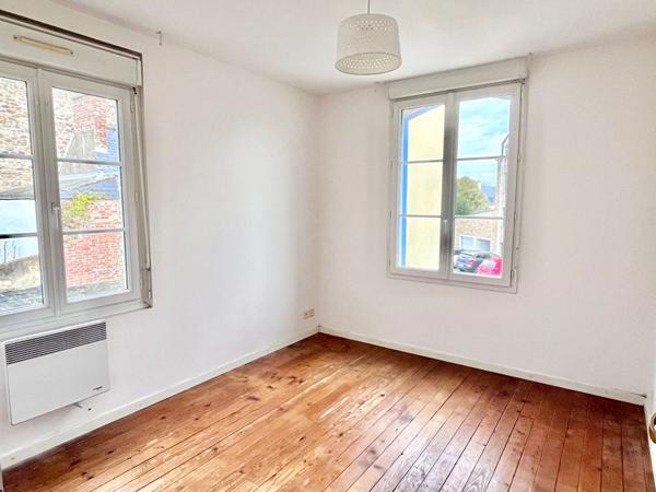 Maison de ville Saint Servan Centre, 3 chambres, jardin.