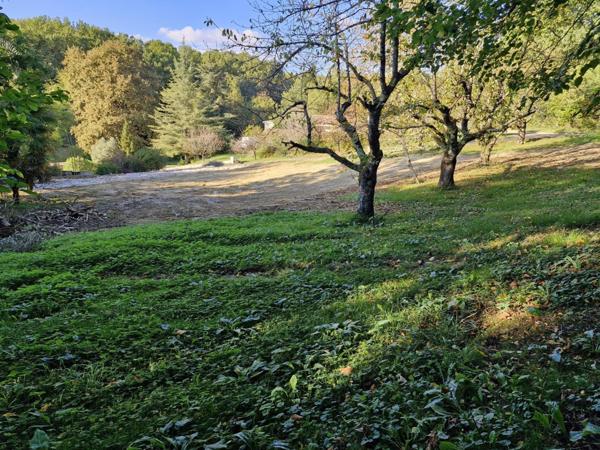 Rare sur le secteur, terrain à bâtir de 3094 m²
