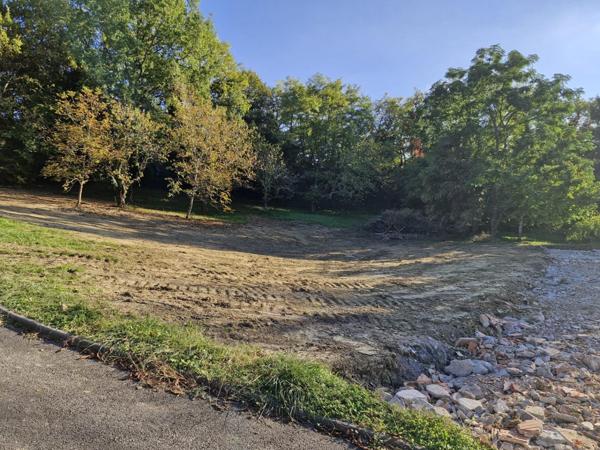 Rare sur le secteur, terrain à bâtir de 3094 m²