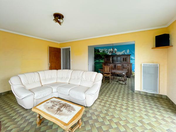 Maison sur sous-sol avec vue sur l'Evre