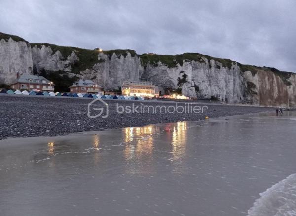 Terrain commercial de 140 m²