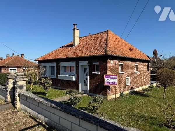 RIBEMONT-SUR-ANCRE (80800),  pavillon de plain-pied d'environ 73 m2 hab. jardin et sous sol complet