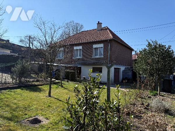 RIBEMONT-SUR-ANCRE (80800),  pavillon de plain-pied d'environ 73 m2 hab. jardin et sous sol complet