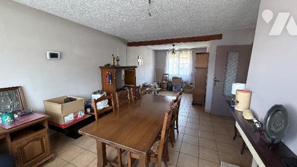 RIBEMONT-SUR-ANCRE (80800),  pavillon de plain-pied d'environ 73 m2 hab. jardin et sous sol complet