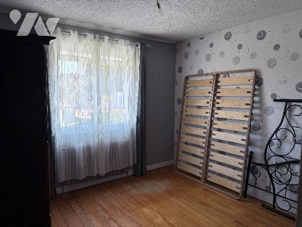 RIBEMONT-SUR-ANCRE (80800),  pavillon de plain-pied d'environ 73 m2 hab. jardin et sous sol complet