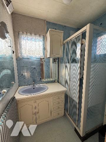 RIBEMONT-SUR-ANCRE (80800),  pavillon de plain-pied d'environ 73 m2 hab. jardin et sous sol complet