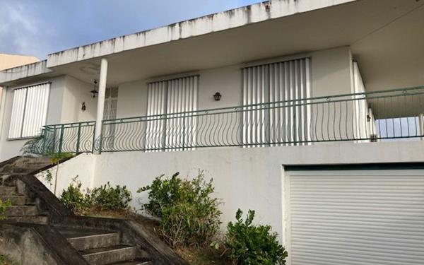 Maison à louer    4 pièces •  Basse-Terre