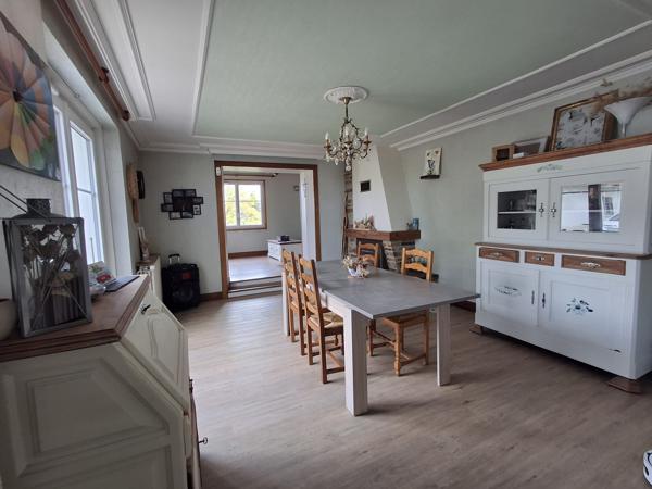 MAISON FAMILIALE AVEC DEPENDANCES ET PARC