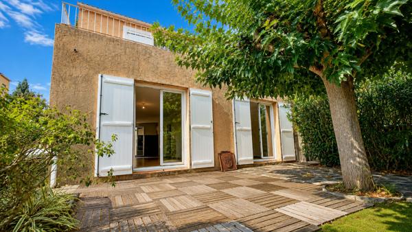 Villa Carqueiranne non mitoyenne 109 m² T5 au calme, rénovée
