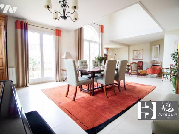 Maison Mitoyenne 1 côté , 187.00 m² avec ponton privatif