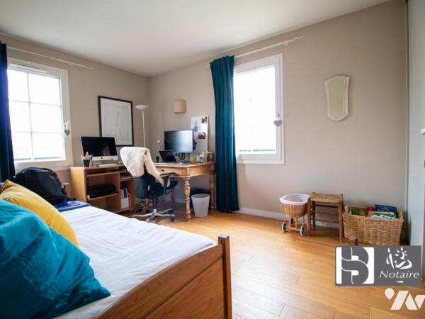 Maison Mitoyenne 1 côté , 187.00 m² avec ponton privatif