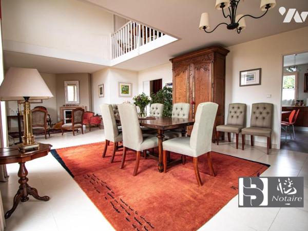 Maison Mitoyenne 1 côté , 187.00 m² avec ponton privatif