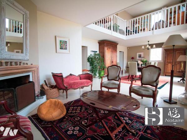 Maison Mitoyenne 1 côté , 187.00 m² avec ponton privatif