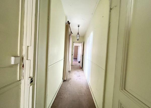 Appartement à vendre    5 pièces • 189 m2 Noyon