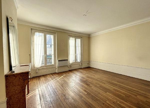 Appartement à vendre    5 pièces • 189 m2 Noyon