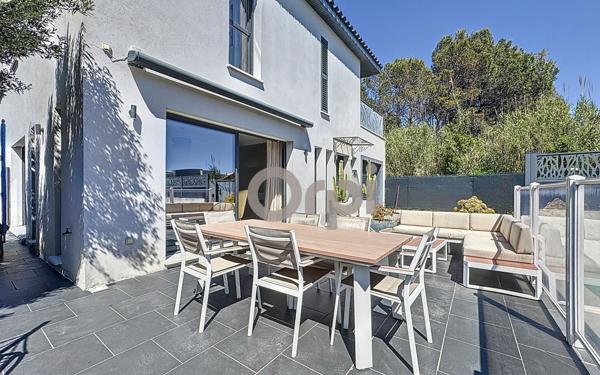 Maison à vendre    5 pièces • 149,91 m2 Fréjus