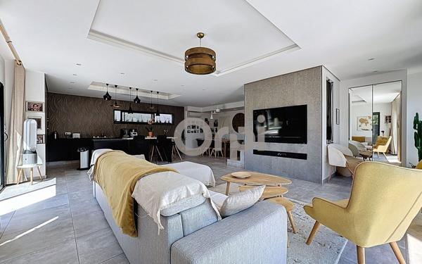 Maison à vendre    5 pièces • 149,91 m2 Fréjus