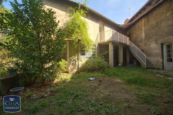 Immeuble à vendre 261m²