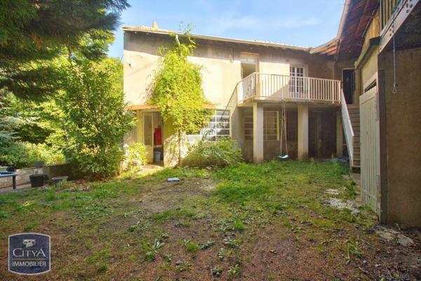 Immeuble à vendre 261m²