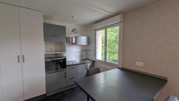 T2 avec balcon et stationnement