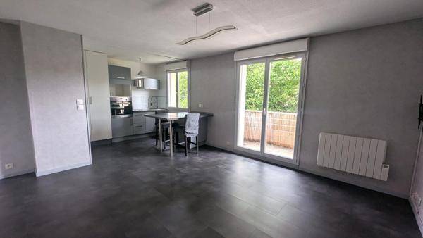 T2 avec balcon et stationnement