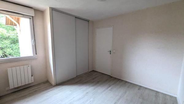 T2 avec balcon et stationnement